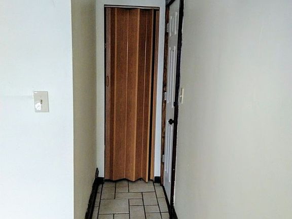 4th image of 2933 Delaware Ave #1-6