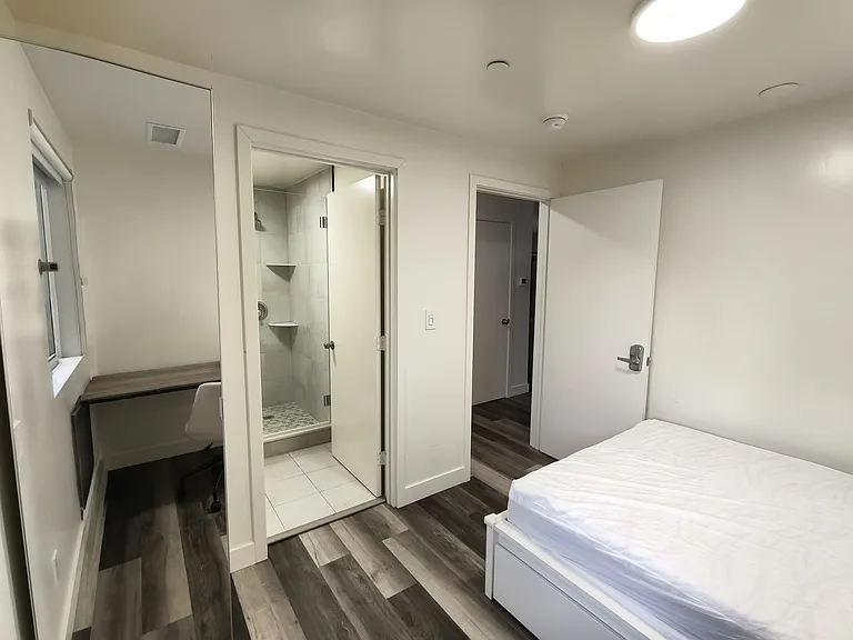1280 W 37th Pl #D1S — Photo 12