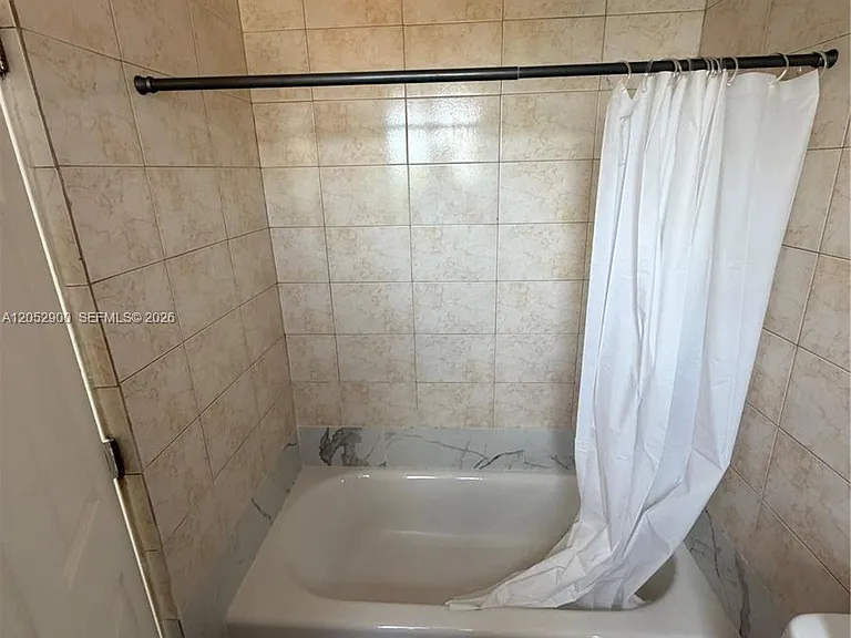 6767 Indian Creek Dr #3B — Photo 5