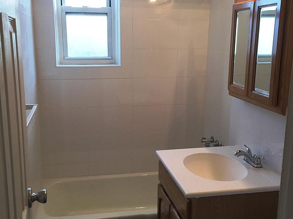 5th image of 1910 Parsons Blvd APT 2F