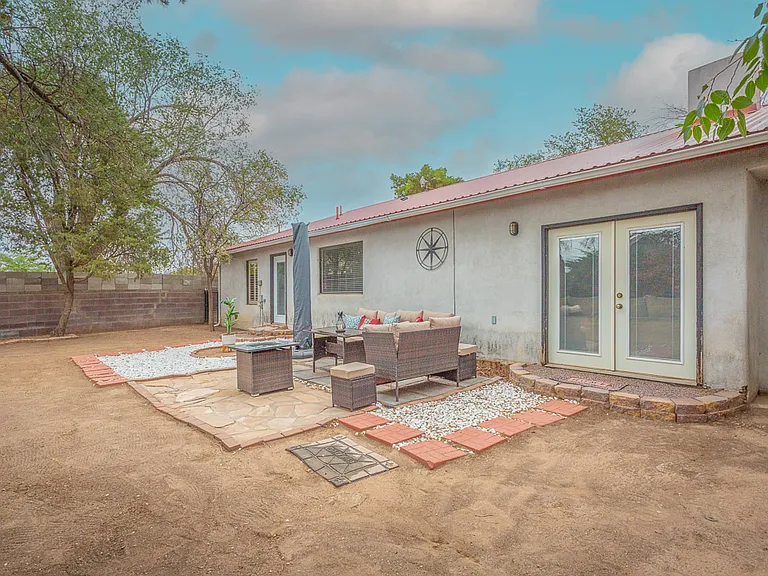 610 W Hermosa Dr — Photo 56