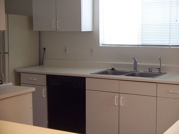 5th image of 153 Lassen Dr