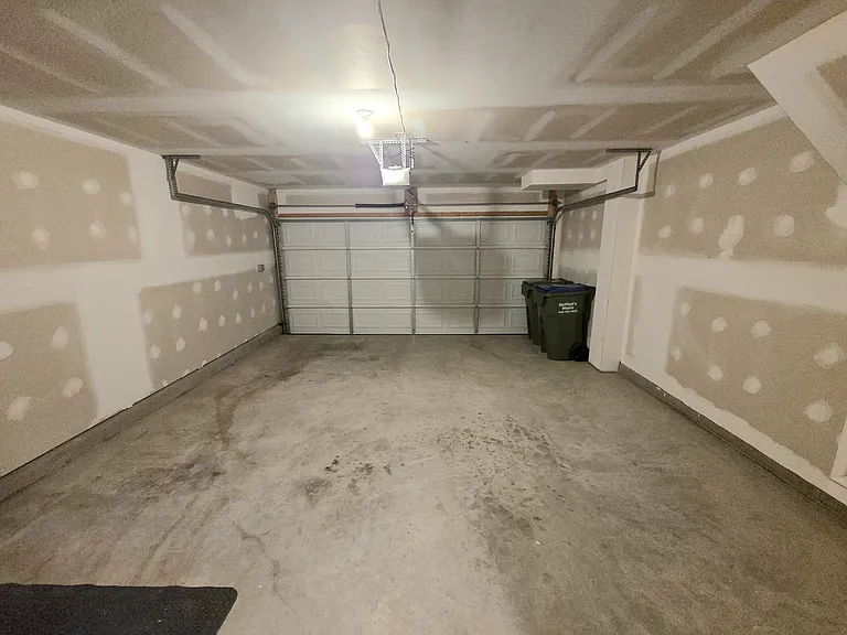 1343 Gilmore St — Photo 37