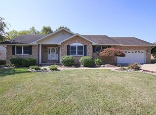 1118 E Woodfield Dr, Alton, IL 62002