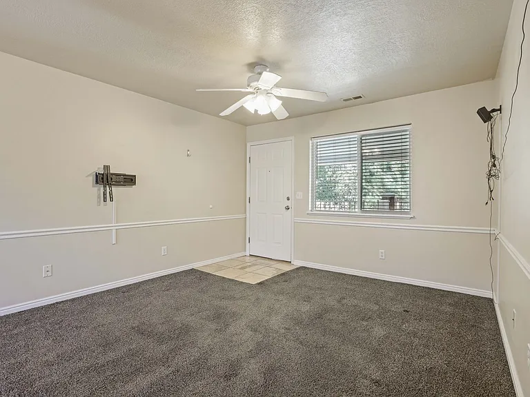264 N 3 E #602 — Photo 5