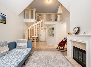 7171 121st St #313, Surrey, BC V3W 1G9