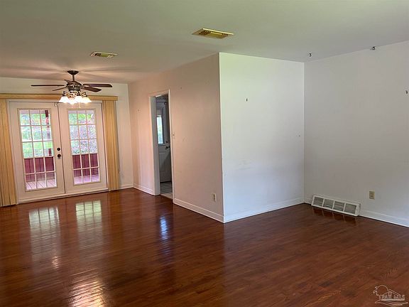 5th image of 2241 Dupont Dr