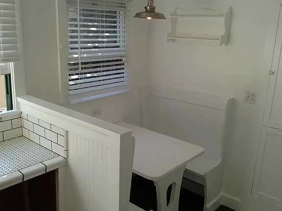 4th image of 427 E Anapamu St APT B