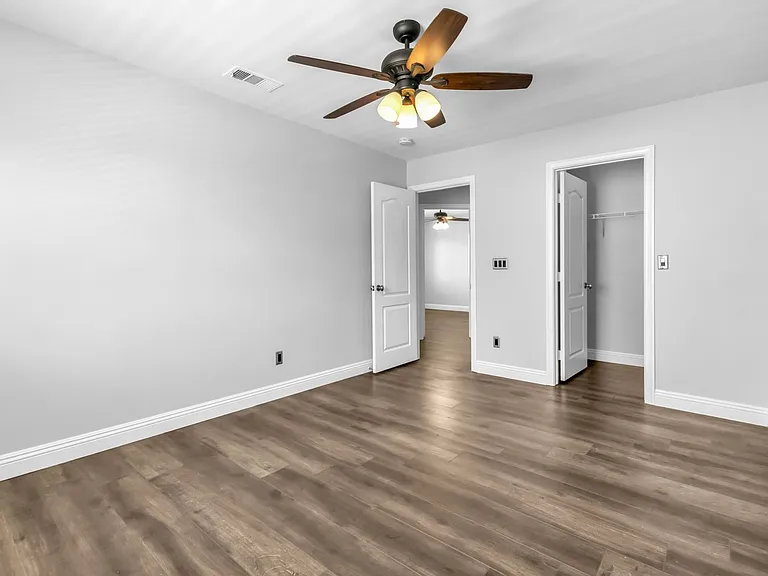 296 Doe Run Cir — Photo 23