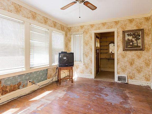 5th image of 6202 W Cuyler Ave