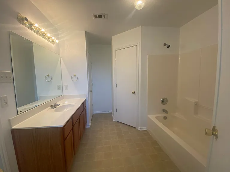 1809 Liberty Hill Dr — Photo 10