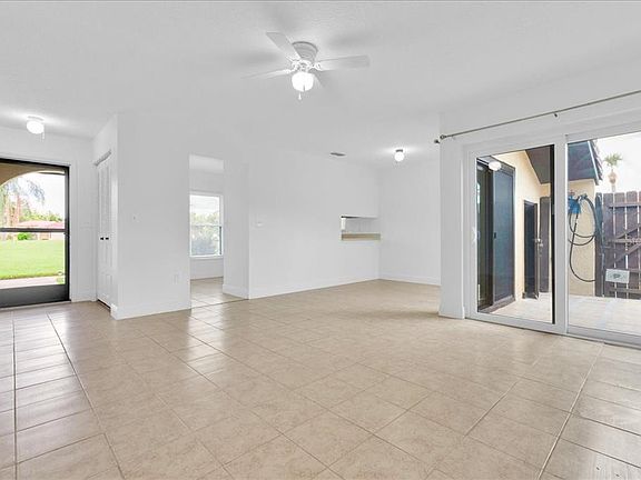 4th image of 475 Hunter Cir