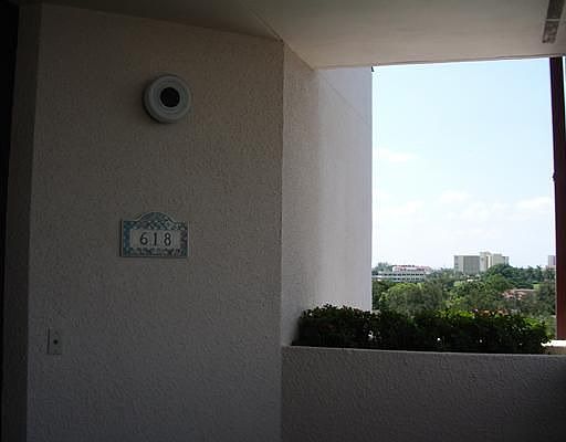 5th image of 11370 Twelve Oaks Way APT 618
