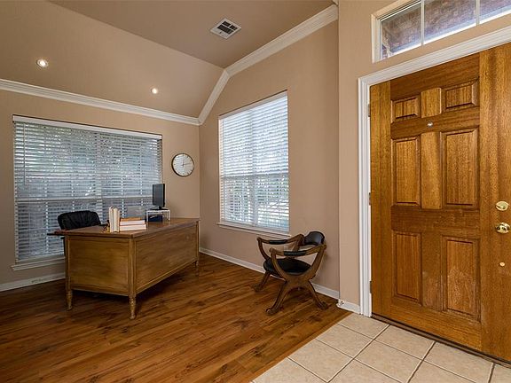 4th image of 117 Rolling Rock Dr
