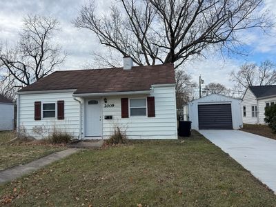 2009 State St, Cedar Falls, IA, 50613
