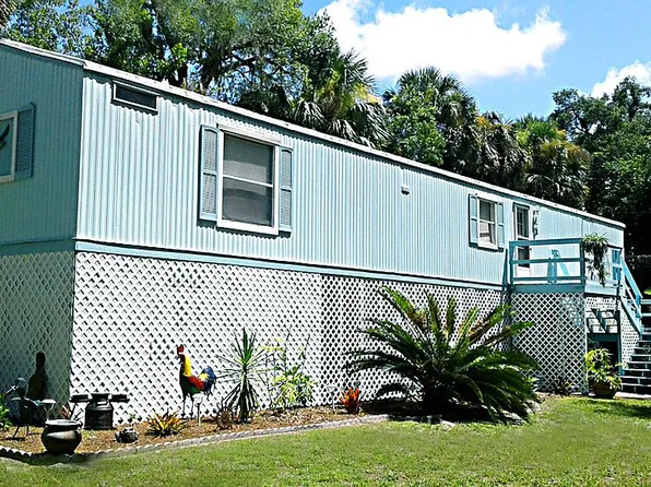 24 62nd St, Yankeetown, FL 34498
