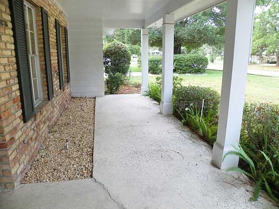 3rd image of 206 Timbercove Cir