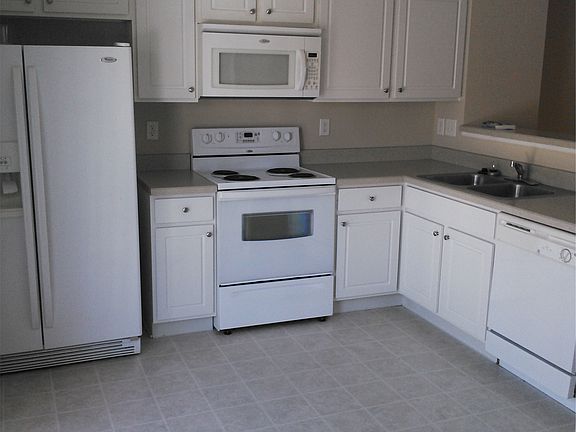 3rd image of 5280 Cross River Falls Blvd