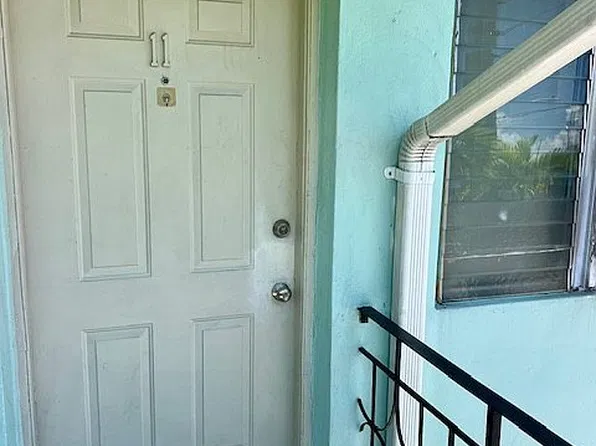 855 W 29th St APT 11, Hialeah, FL 33012