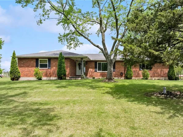 9417 Artz Rd, New Carlisle, OH 45344