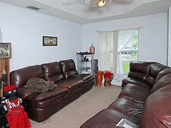 4th image of 1805 W Charlotte St