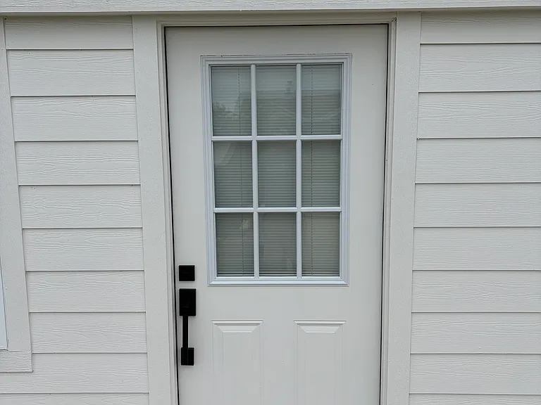 Bonus Room / 2nd Entry Door