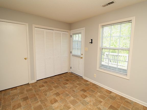 4th image of 3268 Tower Dr Unit B