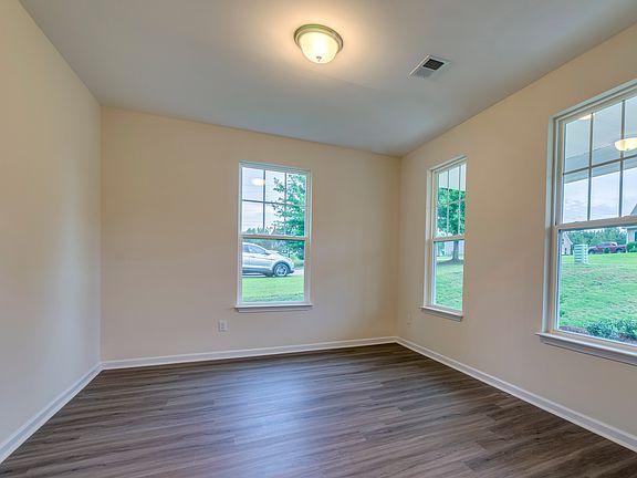 2nd image of 276 Autumn Glen Dr