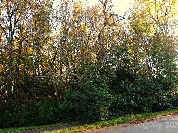 3rd image of 8636 Viola Dr