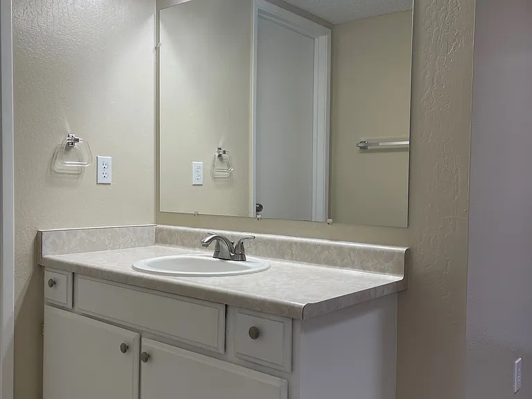 Matanzas Garden Apartments — Photo 27