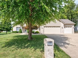 813 Stone Creek Ln, Belleville, IL