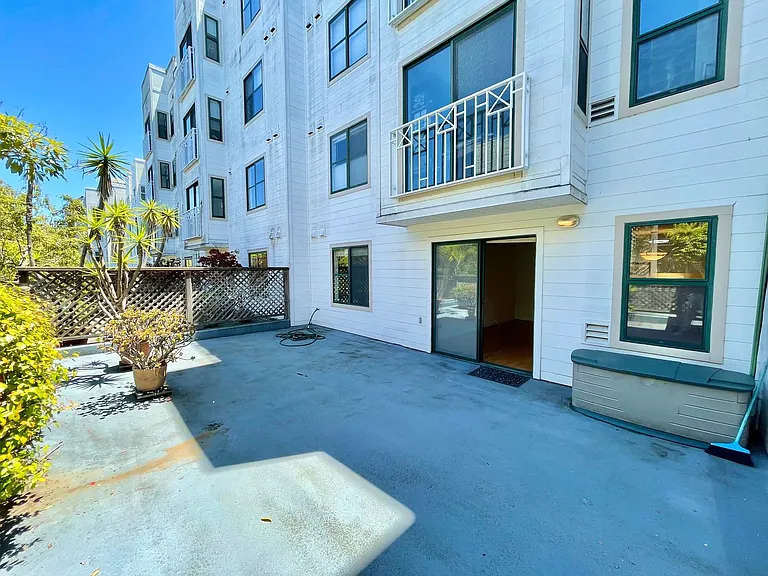 650 Chestnut St #104 — Photo 5
