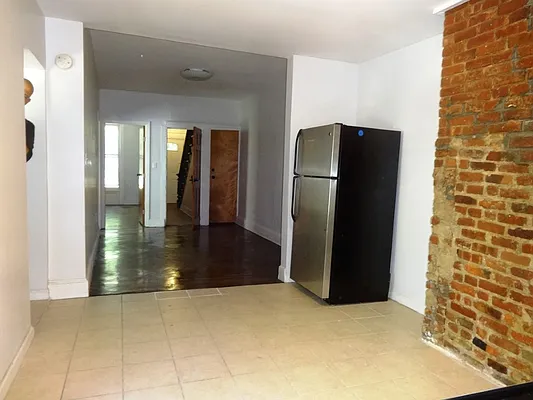 Rented by Blue Egg Realty Corp | media 16