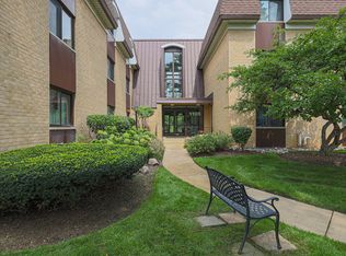 1105 N Mill St APT 219, Naperville, IL 60563