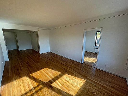 5th image of 141-05 Pershing Cres #2CC