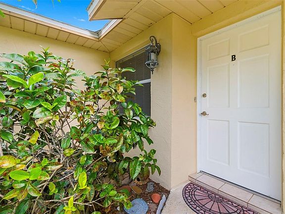 5th image of 3052 Park Ln APT B