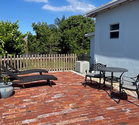 2nd image of 7108 Venetian Way