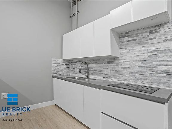 4th image of 3751 S Hill St #221
