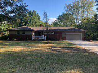 29302 White Rd, Willoughby Hills, OH 44092