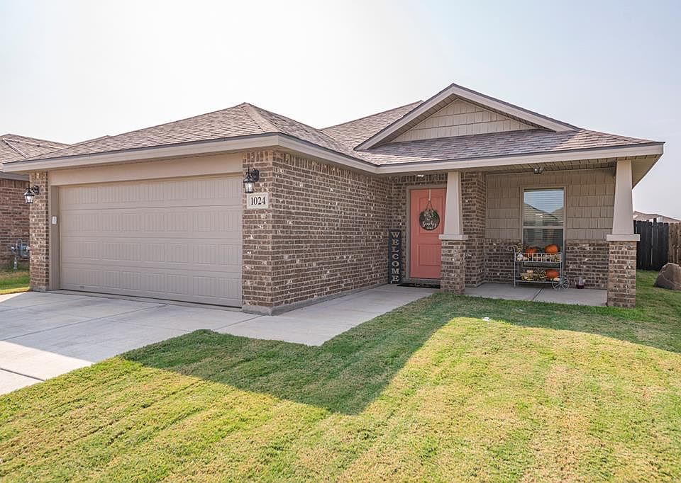 1st image of 1024 Pine Leaf Pl