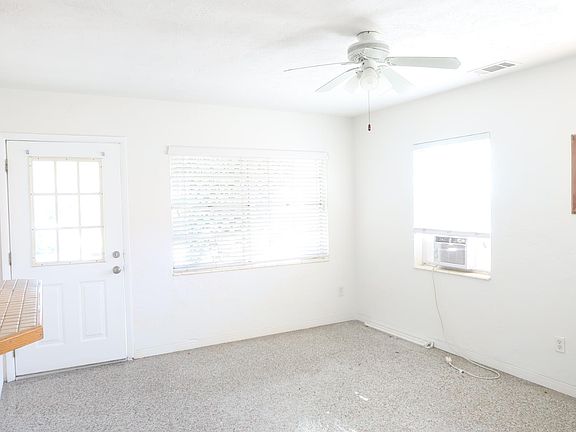 3rd image of 124 146th Ave E #124