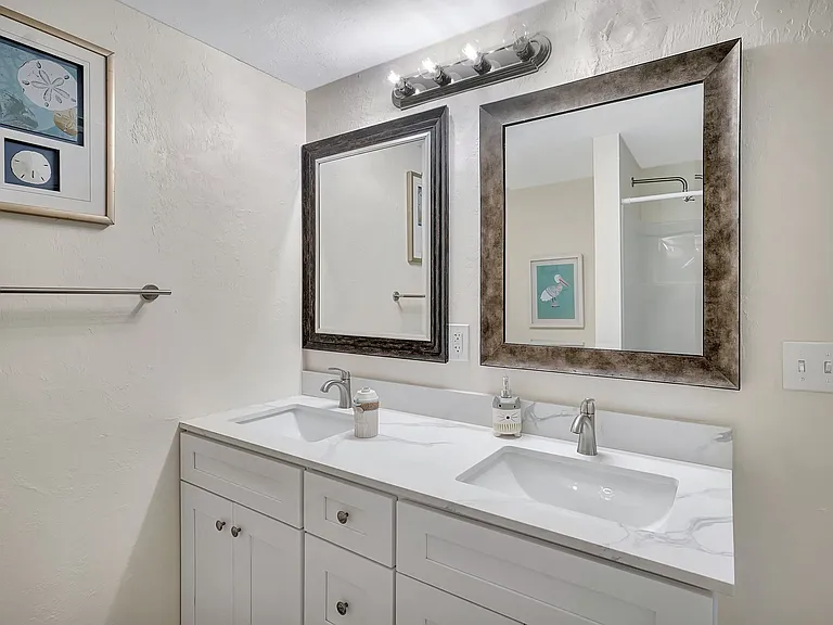 16360 N Oleander Dr — Photo 3