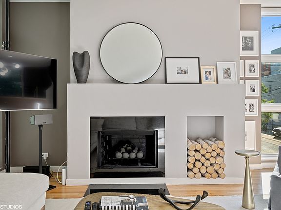 4th image of 660 N Peoria St #1S