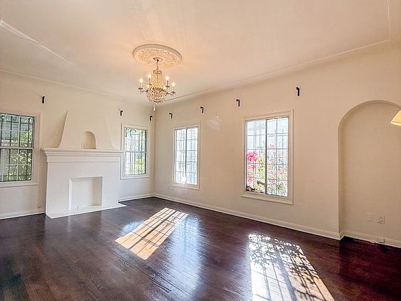 3rd image of 4617-21 Council St #2