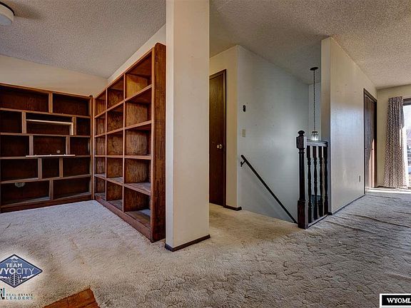 3rd image of 2431 Brentwood Dr