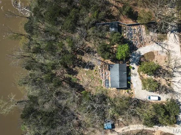 2581 River Rd, Mount Sterling, MO 65062
