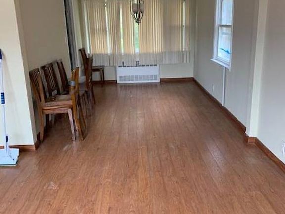 4th image of 18 Avenue #1