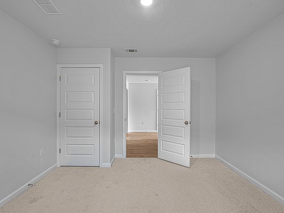 5th image of 5225 Peach Dr