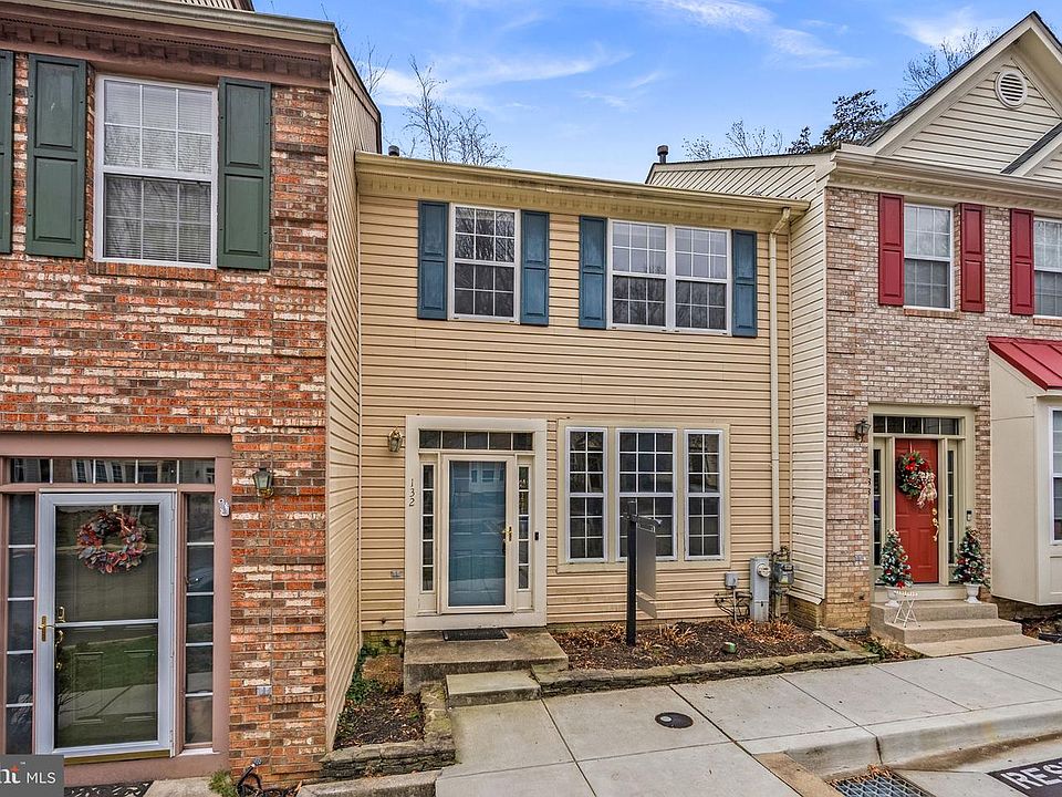 1st image of 132 Quiet Waters Pl