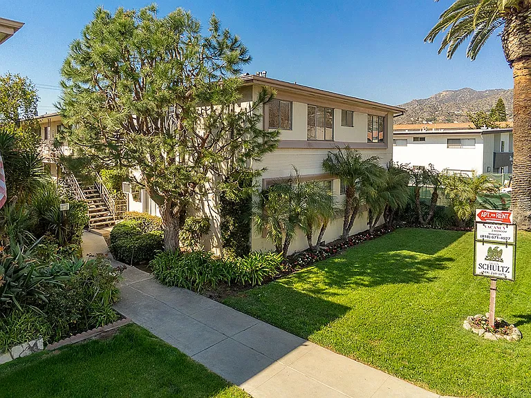 1025 Melrose Ave — Photo 2